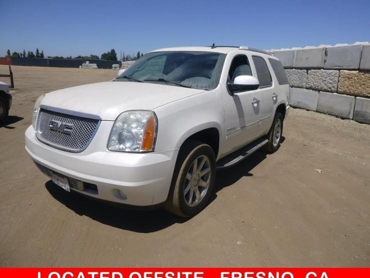2011-gmc-yukon-denali-image-1