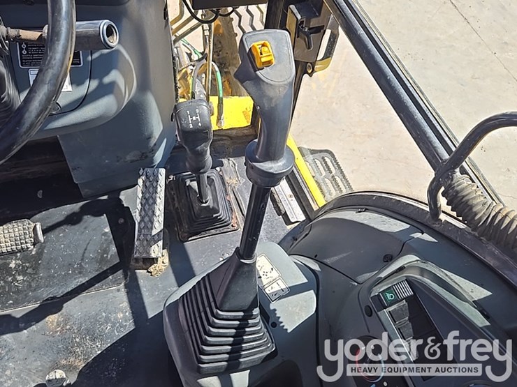 2008-new-holland-b95-image-58