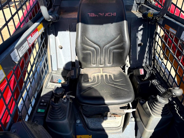 2020-takeuchi-tl8r2-image-13