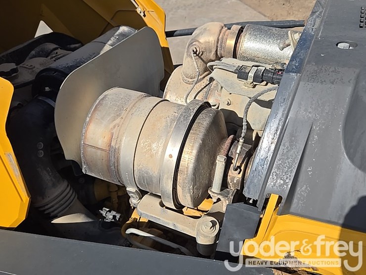 2019-deere-310sl-image-36