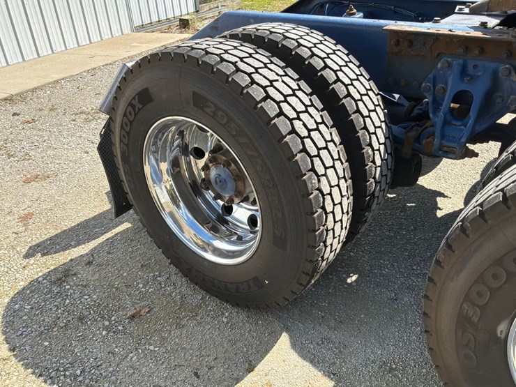 2018-kenworth-t680-image-37