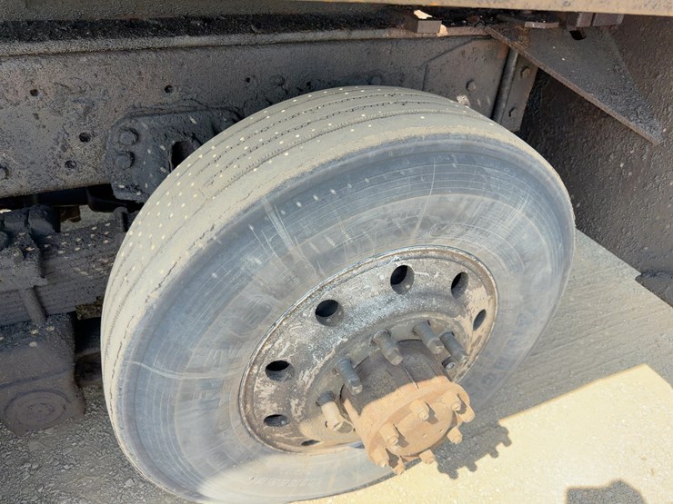 1996-ford-ltl9000-image-17