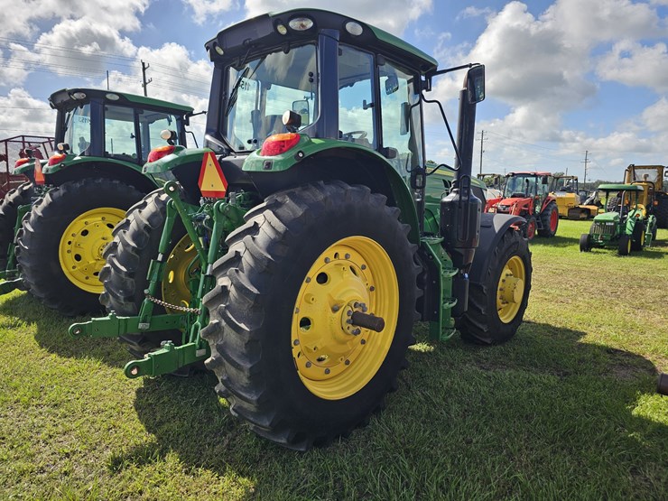 2021-john-deere-6155m-image-3