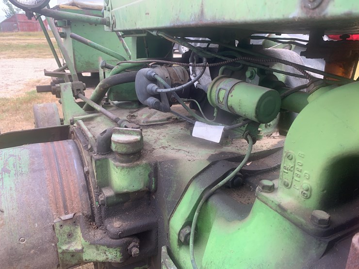 john-deere-70-image-13
