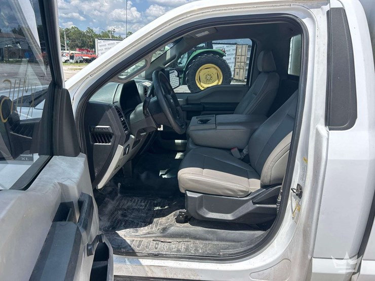 2017-ford-f150-image-12