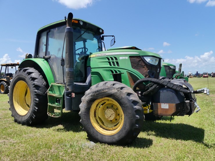 2013-john-deere-6105m-image-1
