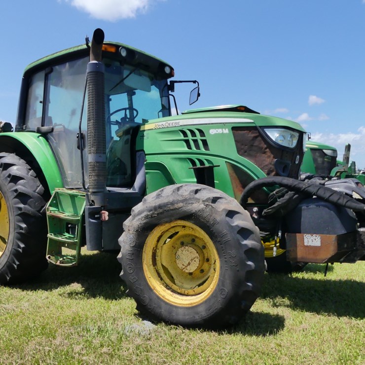 2013 JOHN DEERE 6105M