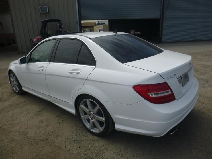 2014-mercedes-c250-sedan-image-4
