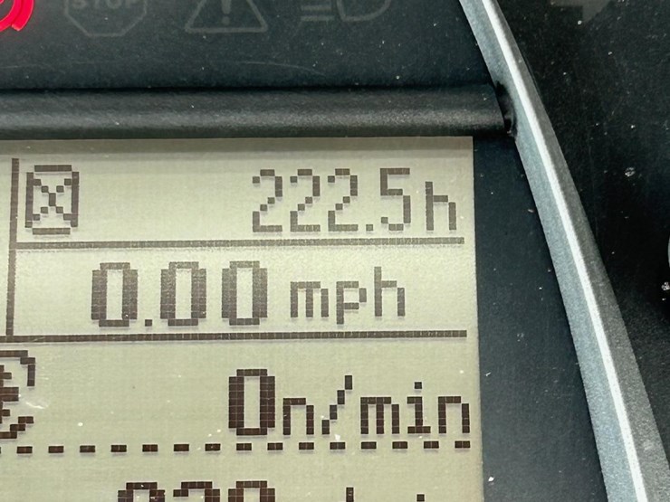 2023-kubota-m7-174-image-6