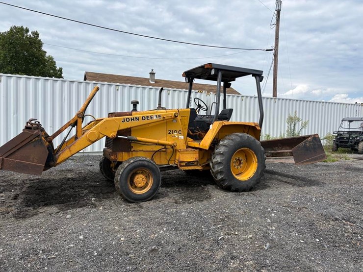 deere-210c-image-1