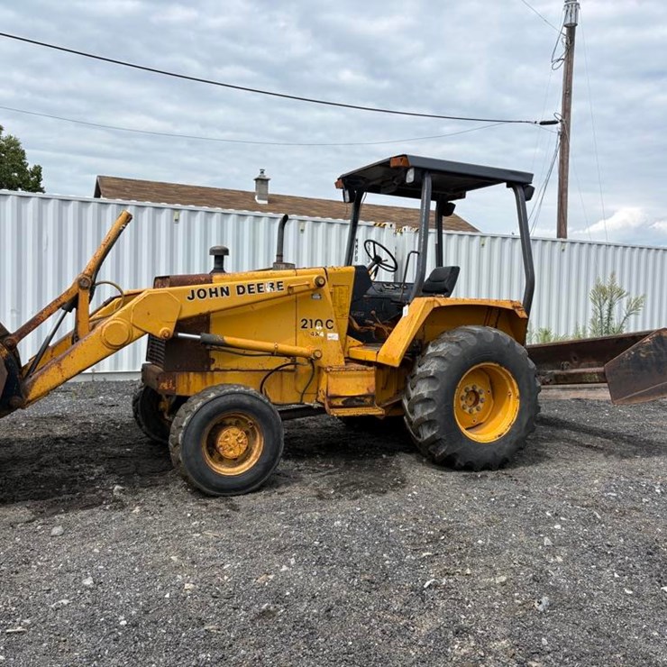DEERE 210C