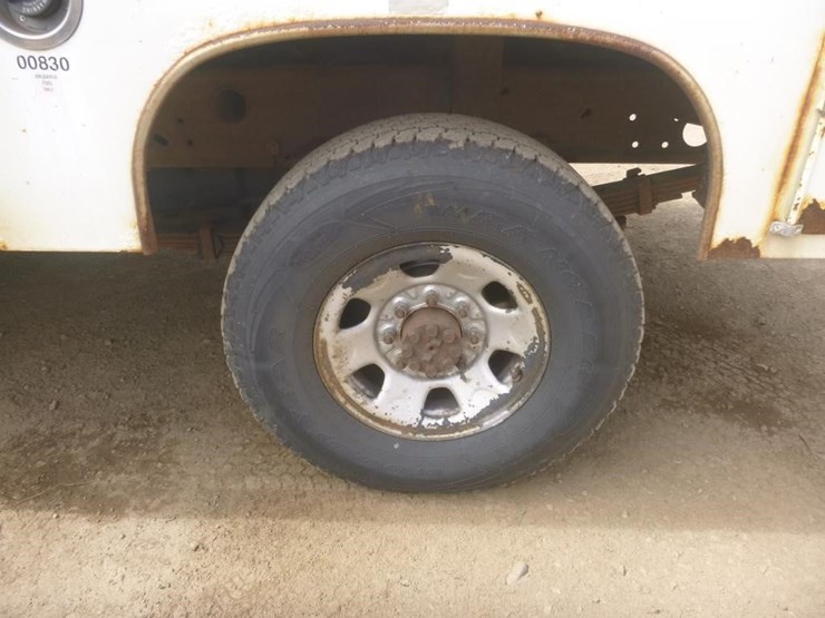 2009-chevrolet-3500-image-16