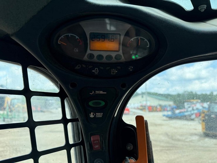 2020-bobcat-t770-image-24