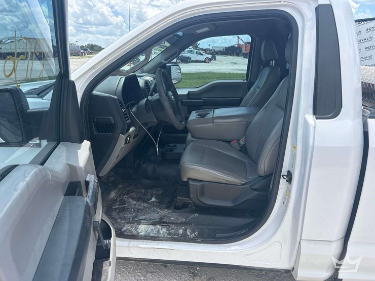 2017-ford-f150-image-12