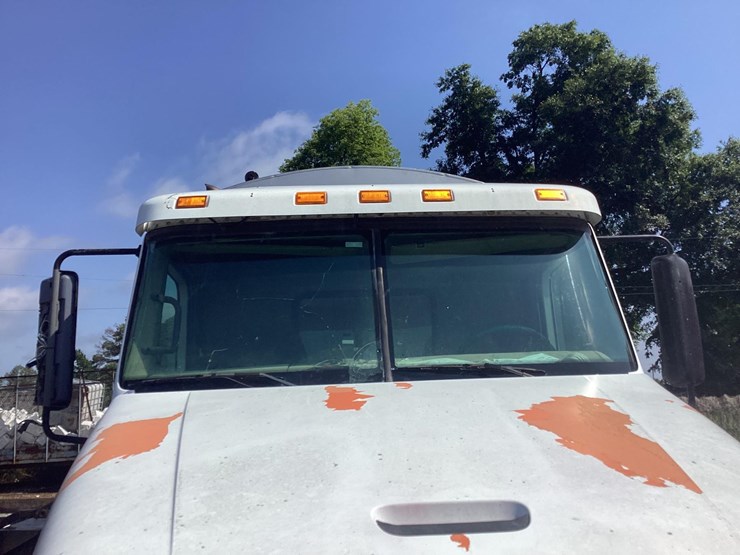2006-freightliner-cst-120-tender-truck-image-27