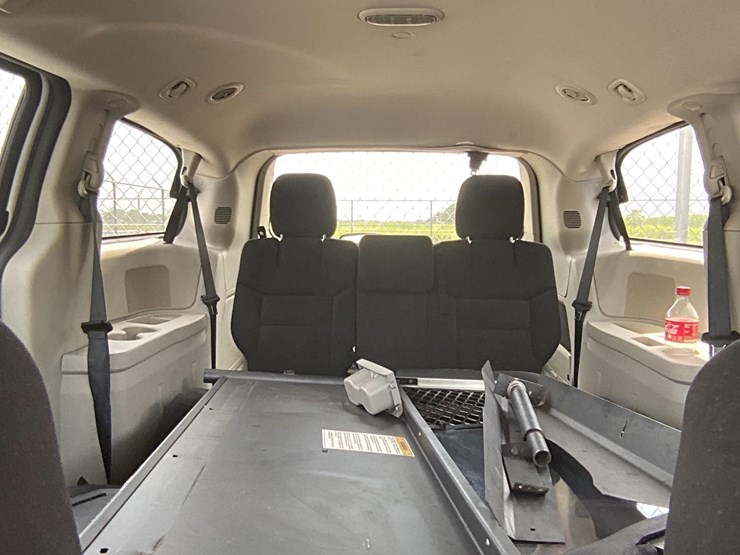 2014-dodge-grand-caravan-image-31