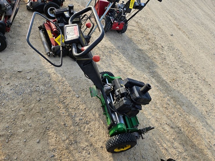 john-deere-220-image-6