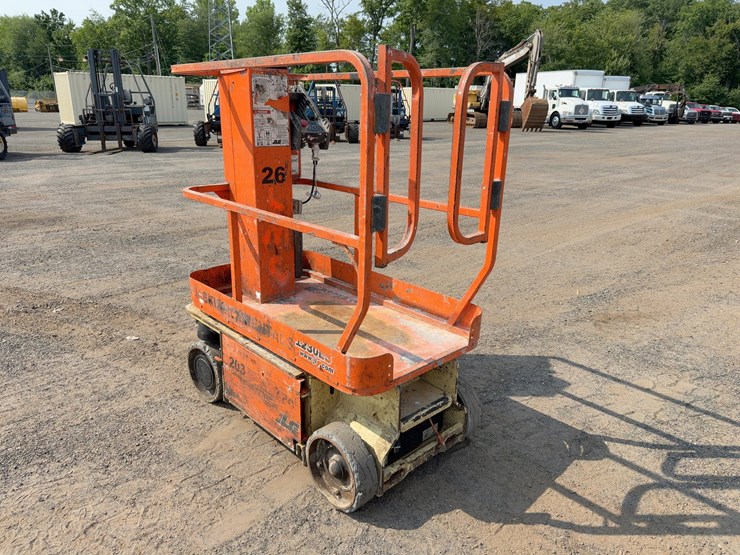 jlg-1230es-image-2