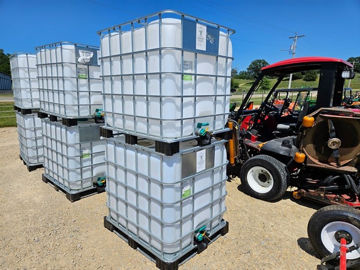 #203-•-2---food-grade-plastic-tanks-image-3