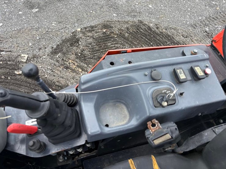 kubota-r530-image-18