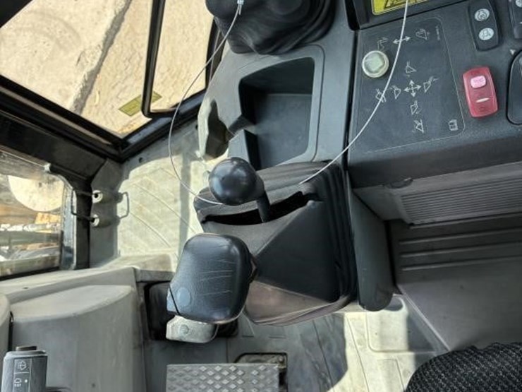 2008-caterpillar-430e-image-23