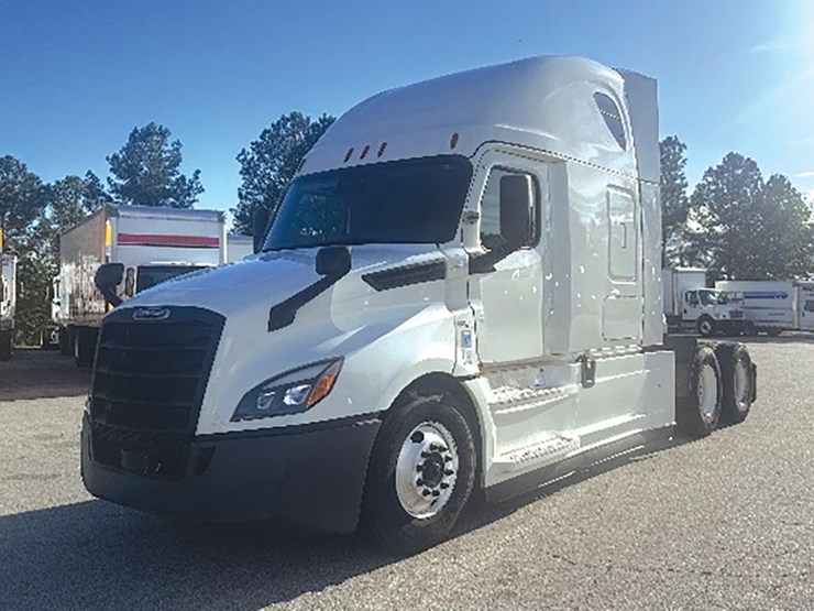 2022-freightliner-cascadia-126-image-1
