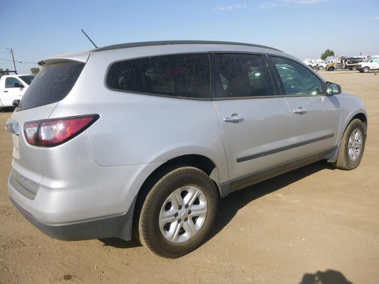 2016-chevrolet-traverse-image-3