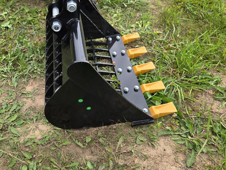 #2044-•-60-cm-(approx..-24")-excavator-grid-bucket-image-3