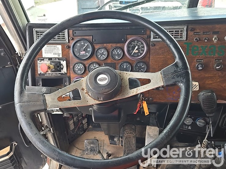 2000-peterbilt-357-image-72