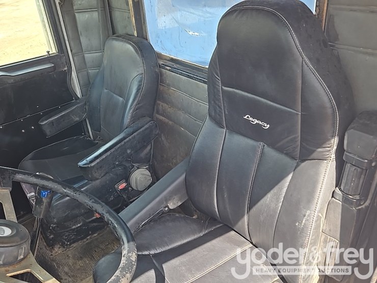 2000-peterbilt-357-image-62