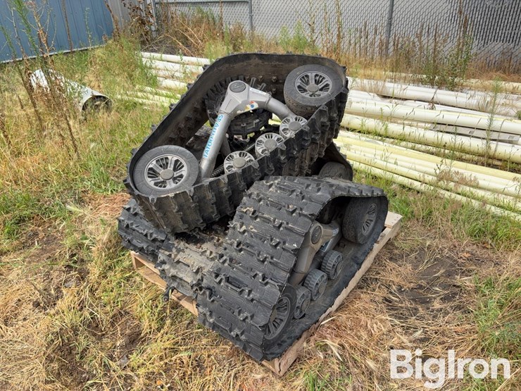 camoplast-tatou-utv-4s-utv-tracks-image-1