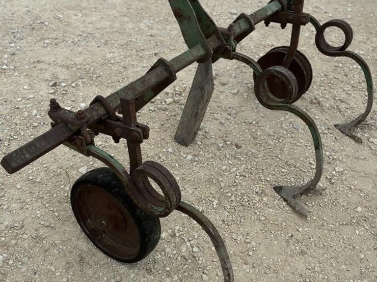 l2--3-pt-track-plow-image-3