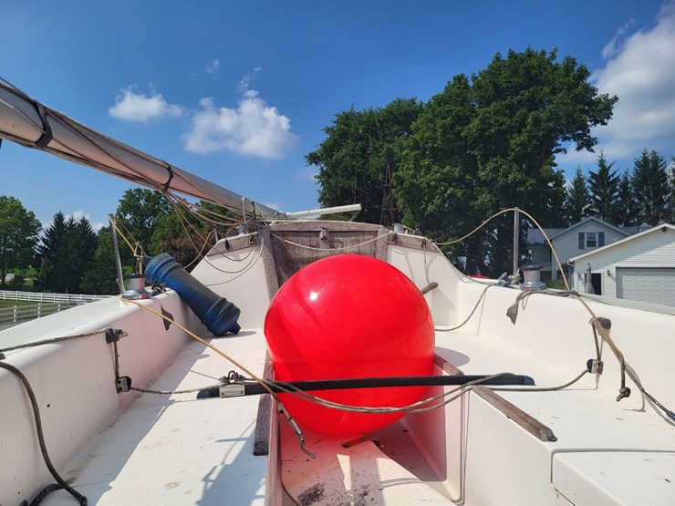 capri-sailboat-w/-single-axle-bumper-trailer-and-johnson-sailmaster-motor-image-46