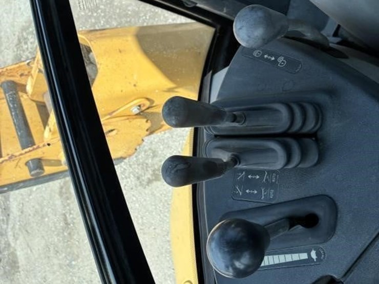 2008-caterpillar-430e-image-28