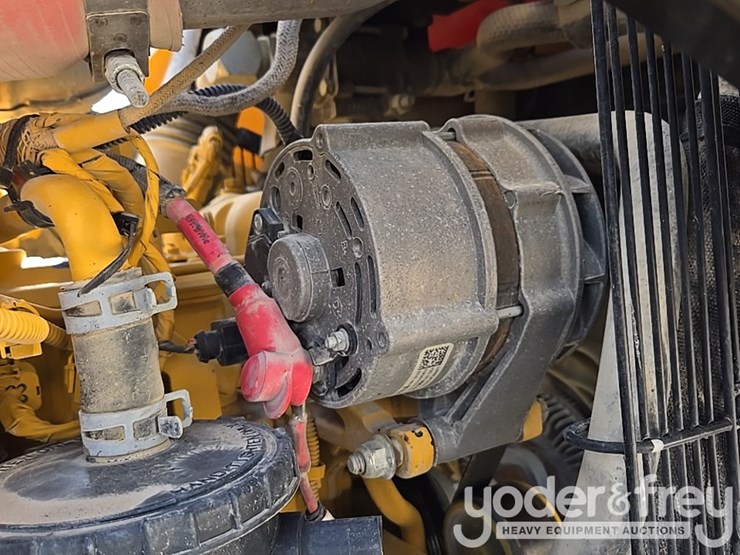 2019-deere-310sl-image-46
