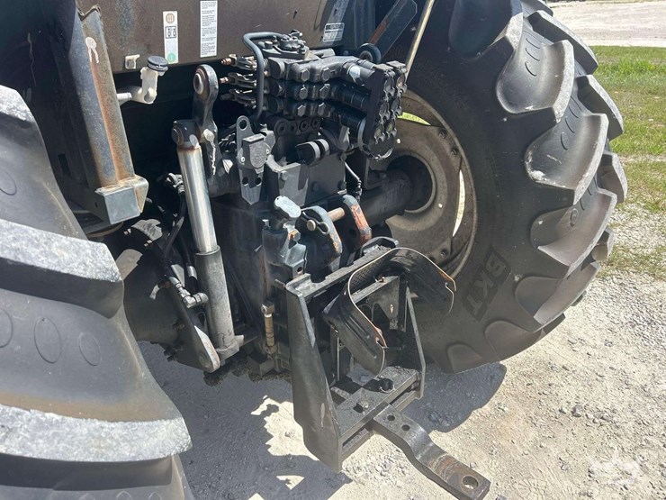 new-holland-t6030-image-13