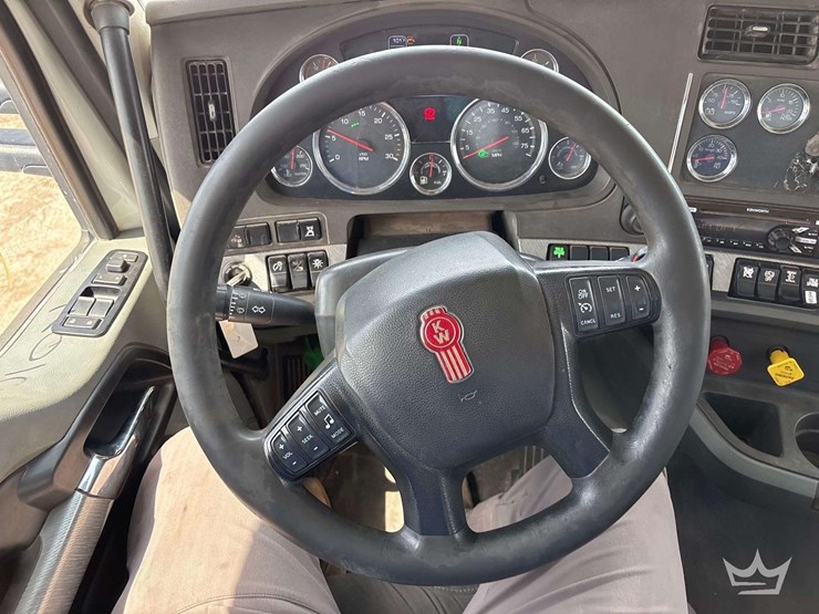 2019-kenworth-t880-image-23