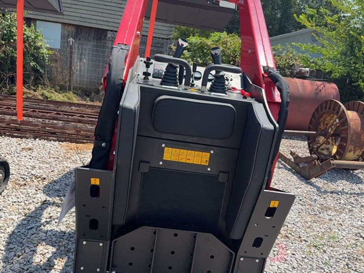 unused-sdl-skid-steer-loader-model-sl-1050k-image-2