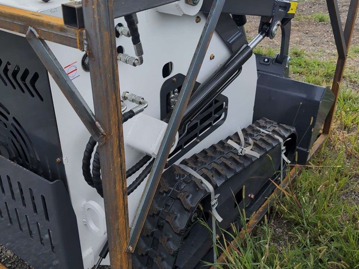 zjg-mini-skid-steer-loader-zj-380-(white)---15hp-image-10