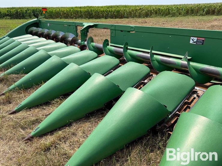 2016-john-deere-612c-stalkmaster-image-12
