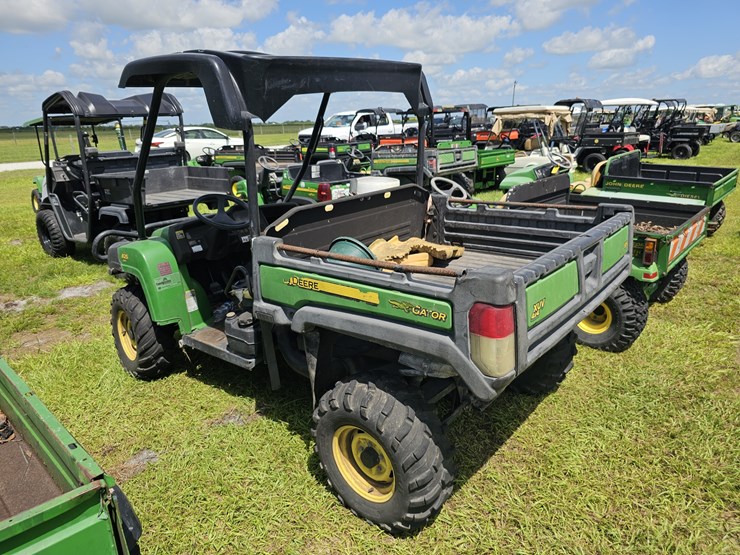 john-deere-825-image-4