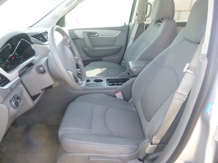 2016-chevrolet-traverse-image-8