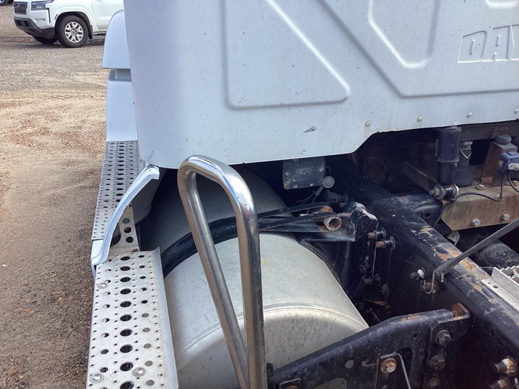 2006-freightliner-cst120-image-28