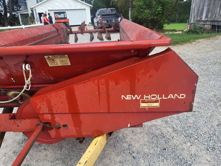 new-holland-520-image-12