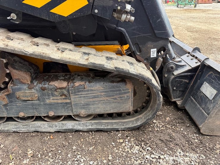 2019-jcb-2ts-7t-image-14