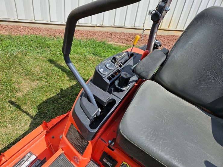 kubota-zd326s-image-15