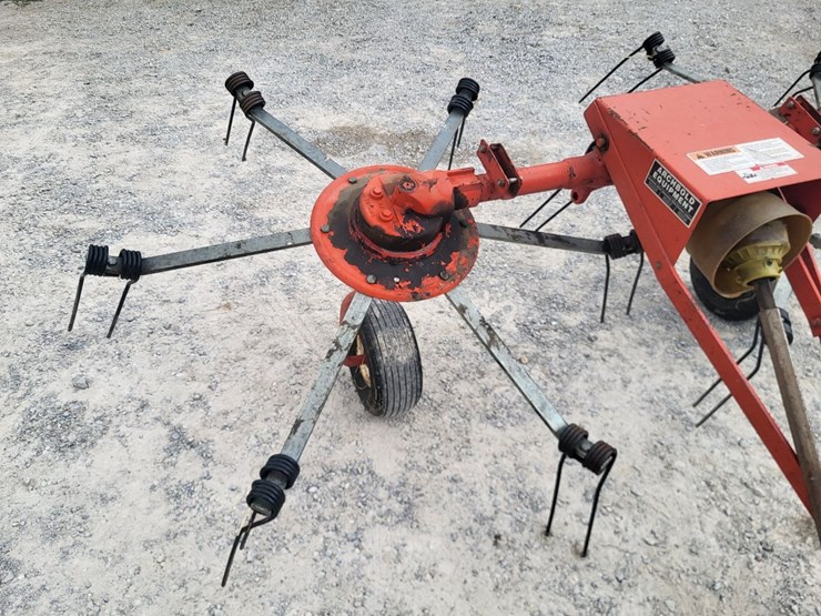 rossi-2-rotor-pull-type-tedder-image-21