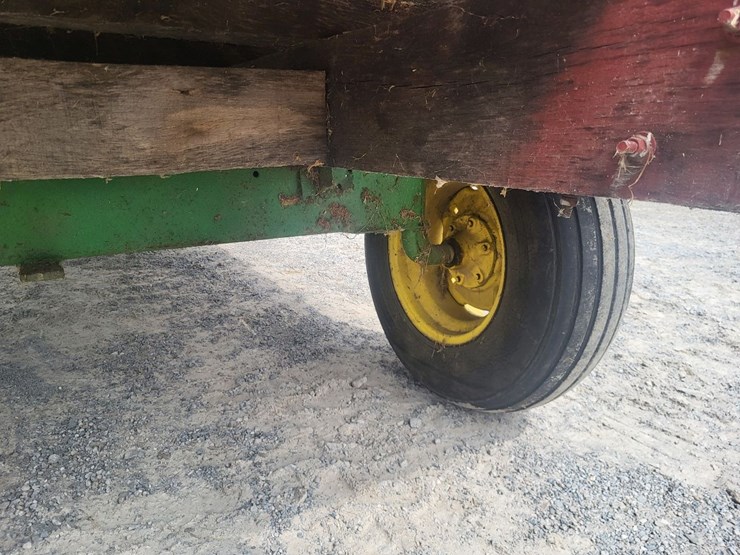 hay-wagon-w/running-gear-image-24