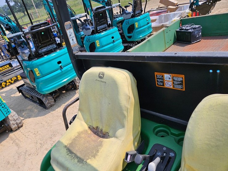 #206-•-john-deere-progator-turf-truck-image-17