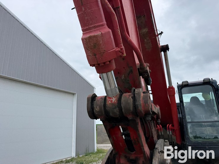2019-link-belt-245x4lc-excavator-image-16
